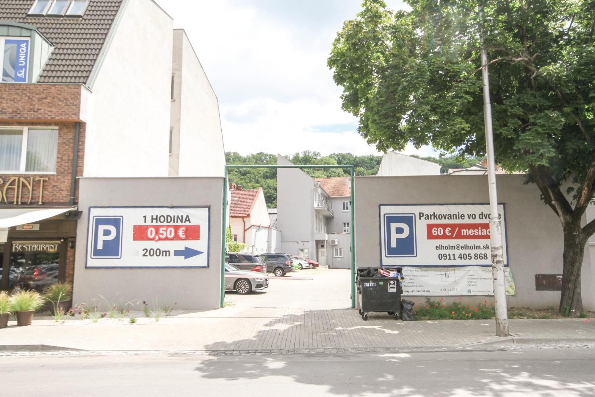 Apartman Vita Deluxe Trenčín Exteriör bild