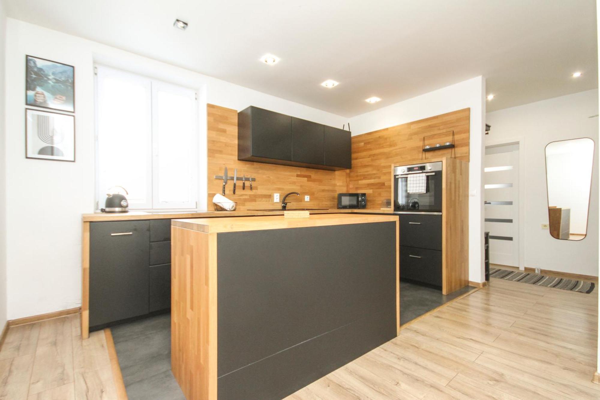 Apartman Vita Deluxe Trenčín Exteriör bild